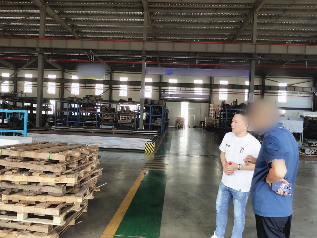 國內(nèi)眾多知名車企的指定合作伙伴！高性能汽車配件投資選址項(xiàng)目方實(shí)地考察江蘇某地方政府